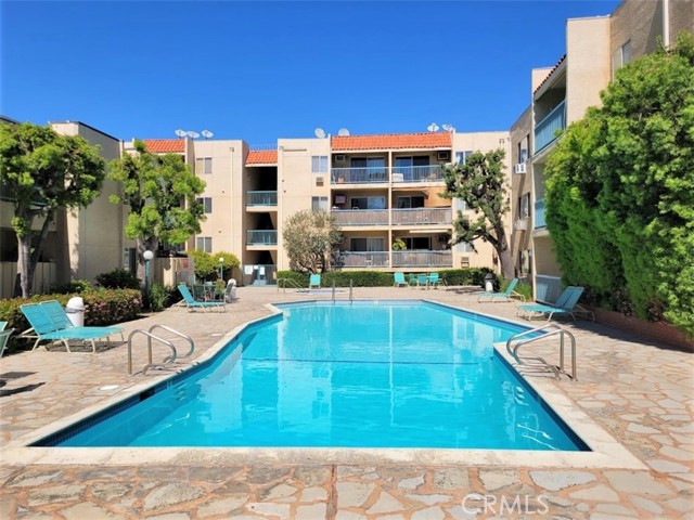 Detail Gallery Image 22 of 25 For 18307 Burbank Bld #14,  Tarzana,  CA 91356 - 2 Beds | 2 Baths