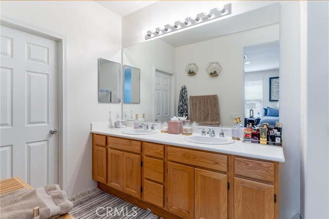 67760 Rio Vista Drive, Cathedral City CA: https://media.crmls.org/medias/a6aba875-47dc-4585-8a9a-528f9b995b9a.jpg