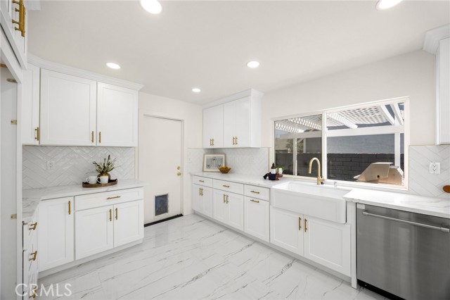 6191 Jacaranda Lane, Yorba Linda CA: https://media.crmls.org/medias/a6ac516e-d812-488f-88e9-681778dba98a.jpg