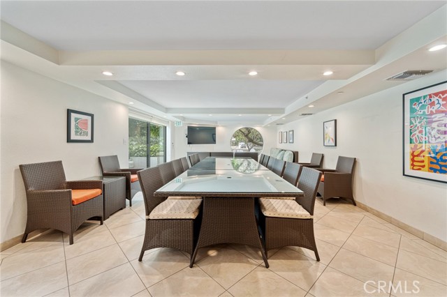 2910 Neilson Way, Santa Monica CA: https://media.crmls.org/medias/a6ad5937-15dc-493a-a6b8-6f5003c0672a.jpg