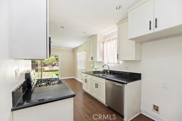 4402 Highgrove Avenue, Torrance CA: https://media.crmls.org/medias/a6ada814-98e4-4e70-8f0d-4f34808cae34.jpg