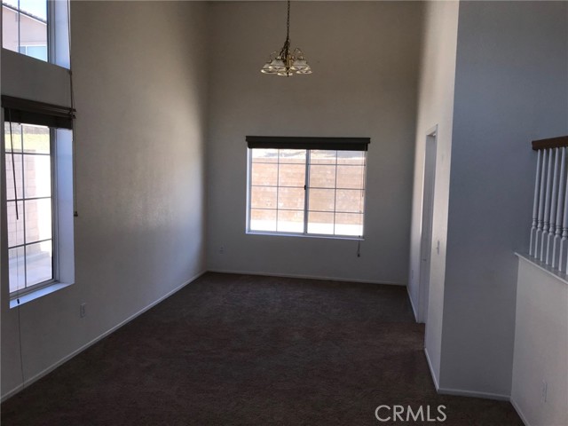 Detail Gallery Image 7 of 14 For 2342 Fitzgerald Rd, Simi Valley,  CA 93065 - 4 Beds | 3 Baths