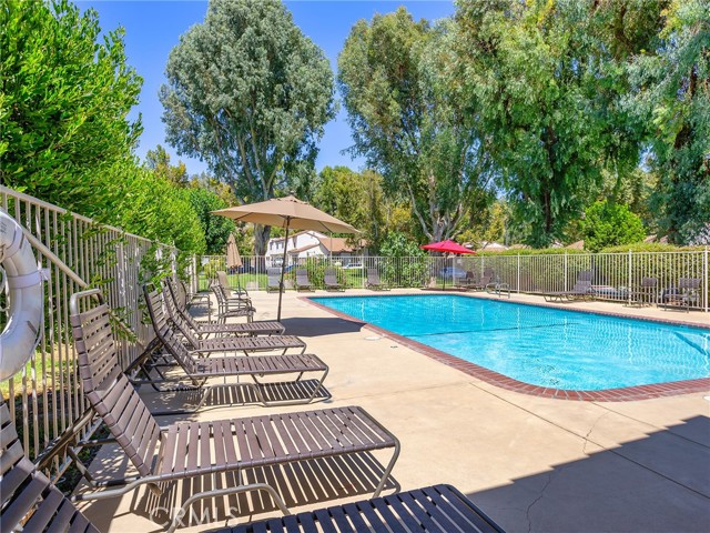 Detail Gallery Image 30 of 41 For 24637 Trevino Dr, Valencia,  CA 91355 - 3 Beds | 2/1 Baths