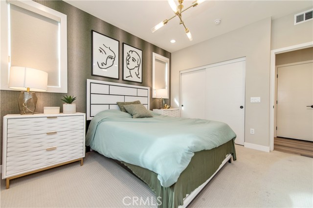 Detail Gallery Image 16 of 27 For 824 S Harbor Blvd, Santa Ana,  CA 92704 - 4 Beds | 3 Baths