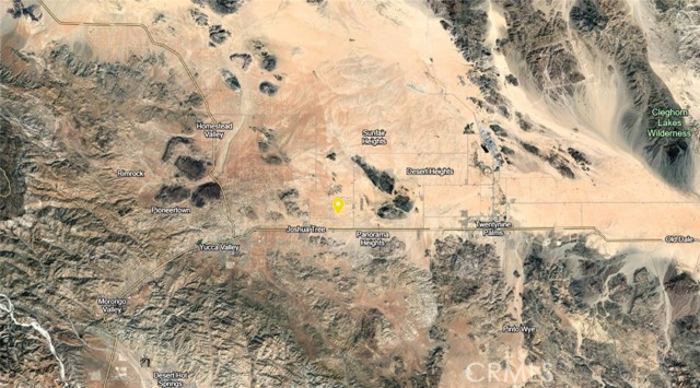 6050430 Joshua Tree, Joshua Tree CA: https://media.crmls.org/medias/a6afe263-57b4-42c5-b0ba-da52d09362ca.jpg