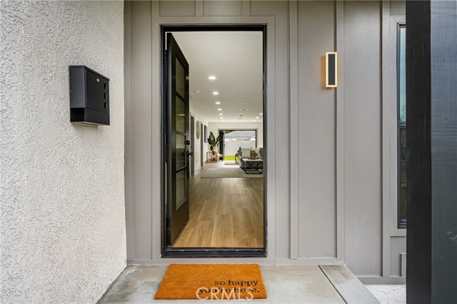 5161 E 27th Street, Long Beach CA: https://media.crmls.org/medias/a6aff1e8-c641-4d12-986b-f8089113e786.jpg