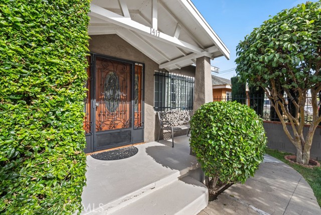 1417 W Gage Avenue, Los Angeles CA: https://media.crmls.org/medias/a6b07ae2-e9d6-47f6-90b0-7e077723ce2c.jpg