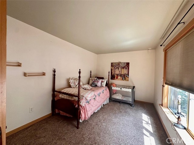 39722 Valley Of The Falls Drive, Forest Falls CA: https://media.crmls.org/medias/a6b0b268-aa15-4215-9cb6-16b523804017.jpg