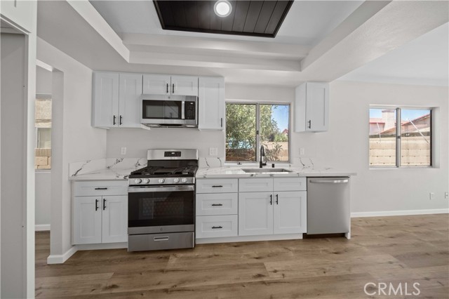 Detail Gallery Image 5 of 30 For 43906 Broadwater Ave, Lancaster,  CA 93535 - 3 Beds | 2 Baths
