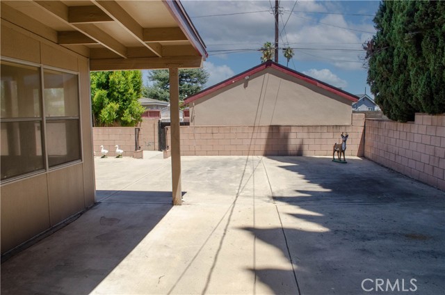 10520 Haskell Avenue, Granada Hills CA: https://media.crmls.org/medias/a6b14396-89cf-4439-b20d-0d703df1397a.jpg