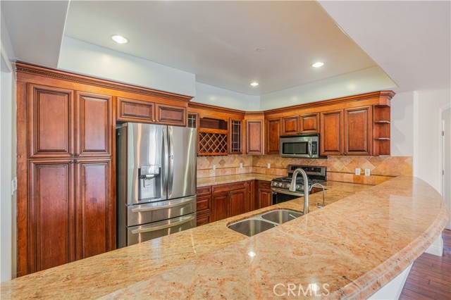 Detail Gallery Image 13 of 29 For 1835 Barrington #202,  Los Angeles,  CA 90025 - 3 Beds | 3 Baths