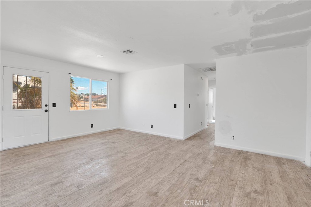 MLS #CV25102464 image #6