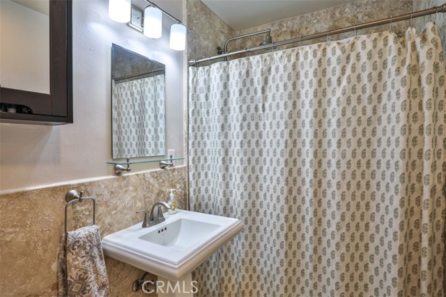 307 W 11th Street, Azusa CA: https://media.crmls.org/medias/a6b278c1-6449-4283-9ae4-9d392a5251f9.jpg