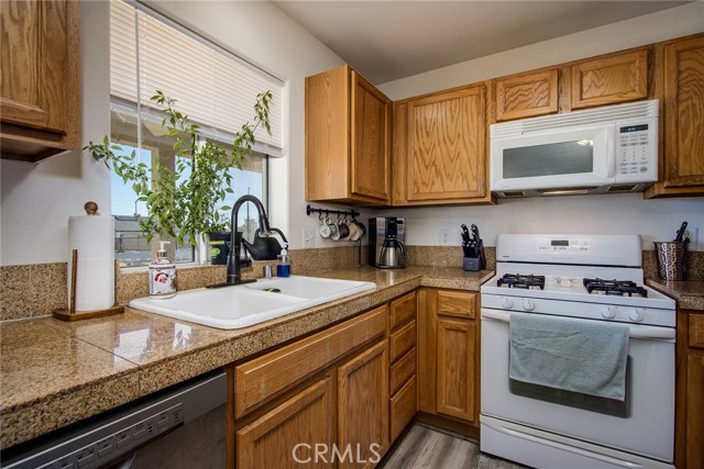 Detail Gallery Image 12 of 27 For 3619 Lexington, Yucca Valley,  CA 92284 - 3 Beds | 2 Baths