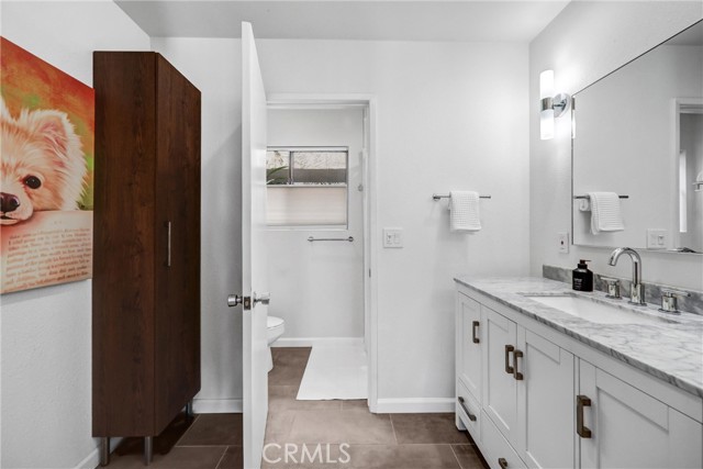 Detail Gallery Image 10 of 24 For 8400 De Longpre #212,  West Hollywood,  CA 90069 - 2 Beds | 2 Baths