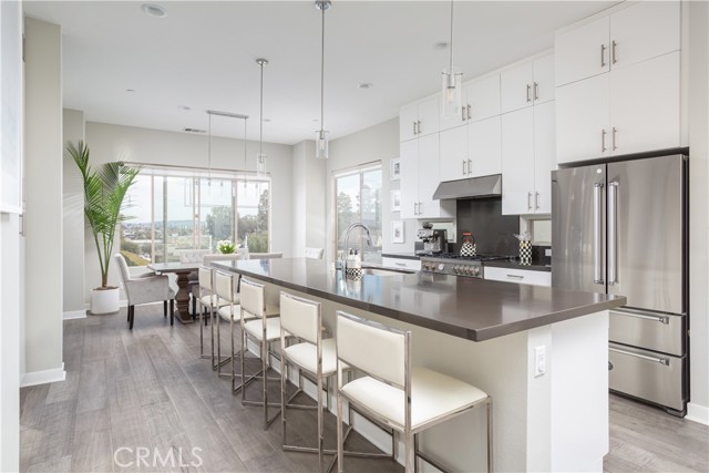 Detail Gallery Image 6 of 24 For 72 Ebb Tide Cir, Newport Beach,  CA 92663 - 3 Beds | 3/1 Baths