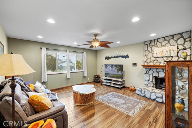 Detail Gallery Image 8 of 35 For 1380 Ponderosa, Brea,  CA 92821 - 4 Beds | 2 Baths