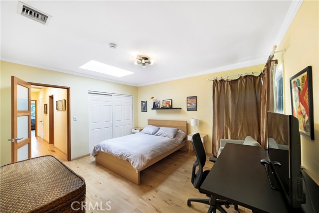 Detail Gallery Image 41 of 56 For 10707 Rochester, Los Angeles,  CA 90024 - 3 Beds | 3 Baths