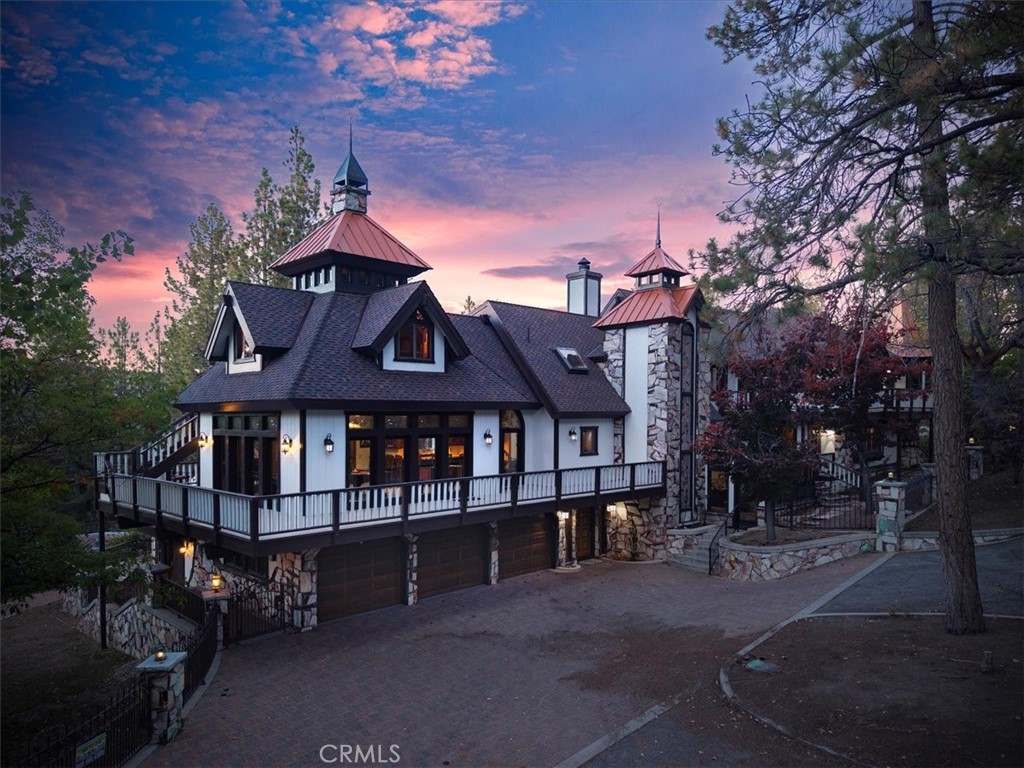 https://media.crmls.org/medias/a6b3e939-3303-4c9a-9f8d-9b98a7b6f79a.jpg?preset=X-Large