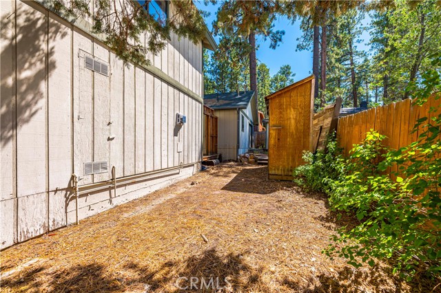 Detail Gallery Image 34 of 43 For 40143 Big Bear Bld, Big Bear Lake,  CA 92315 - 2 Beds | 1/2 Baths