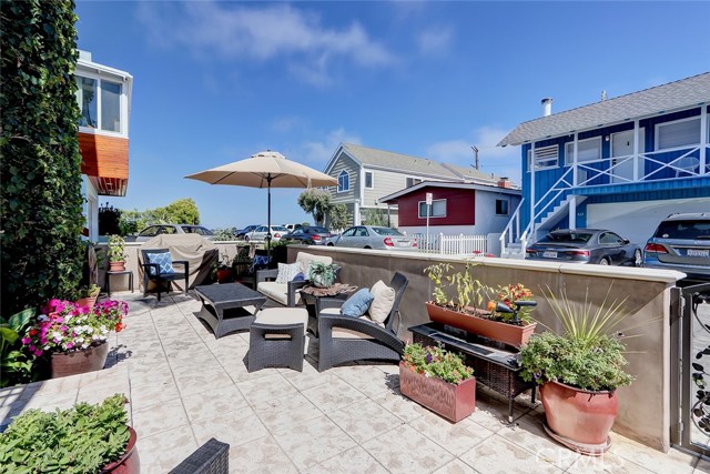 469 27th Street, Manhattan Beach, California 90266, 3 Bedrooms Bedrooms, ,3 BathroomsBathrooms,Residential,Sold,27th,SB22088434