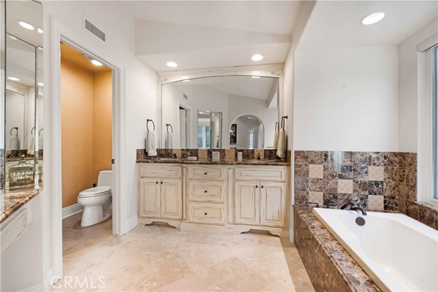 6805 Aviano Drive, Camarillo CA: https://media.crmls.org/medias/a6b5678b-365f-4864-8458-e5191c069d7c.jpg