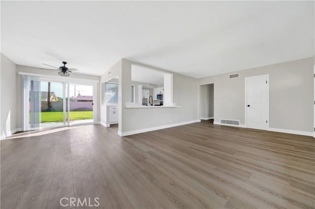 834 S Oakhaven Drive, Anaheim CA: https://media.crmls.org/medias/a6b61fc4-abd9-4f28-8beb-40ff12b45179.jpg