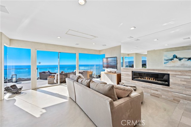 Detail Gallery Image 23 of 57 For 535 Dunnegan Dr, Laguna Beach,  CA 92651 - 4 Beds | 3/1 Baths