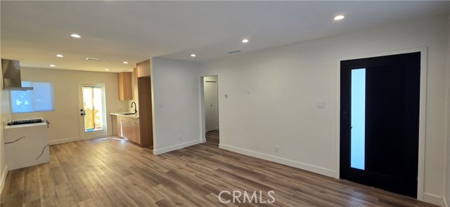 7117 Natick Avenue, Van Nuys CA: https://media.crmls.org/medias/a6b6c849-00f5-4906-9d8c-fe1e2cd1dd84.jpg