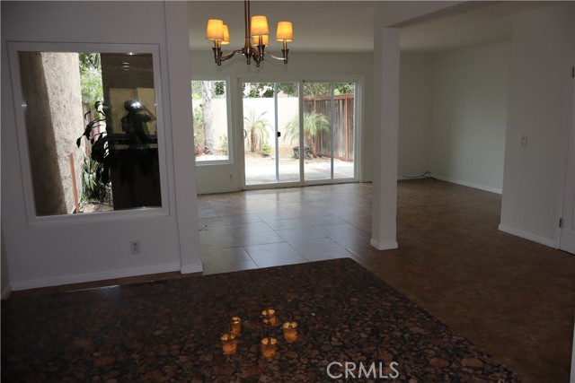Detail Gallery Image 5 of 18 For 18507 Pueblo Cir, Huntington Beach,  CA 92646 - 2 Beds | 2/1 Baths