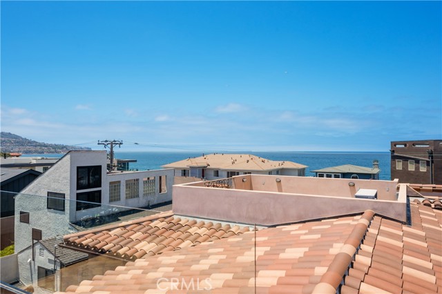 1407 S Catalina Avenue, Redondo Beach CA: https://media.crmls.org/medias/a6b74b73-2bec-4bea-9868-2e3e8d4cfc9d.jpg