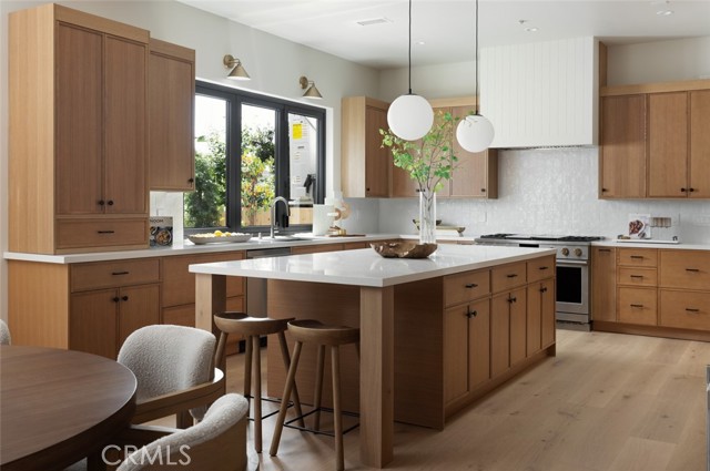 1594 Redlands Place, Costa Mesa CA: https://media.crmls.org/medias/a6b7cd68-2f61-411f-ab54-48d4af1fc3ce.jpg