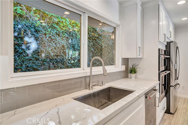 Detail Gallery Image 17 of 48 For 6136 Kentland, Woodland Hills,  CA 91367 - 4 Beds | 3 Baths