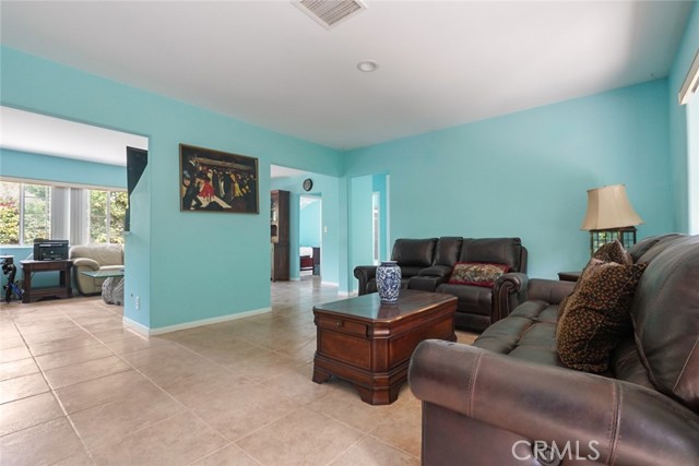 6648 Gaviota Avenue, Van Nuys CA: https://media.crmls.org/medias/a6b81e0c-8040-4ff8-b8a1-92c605cb650c.jpg