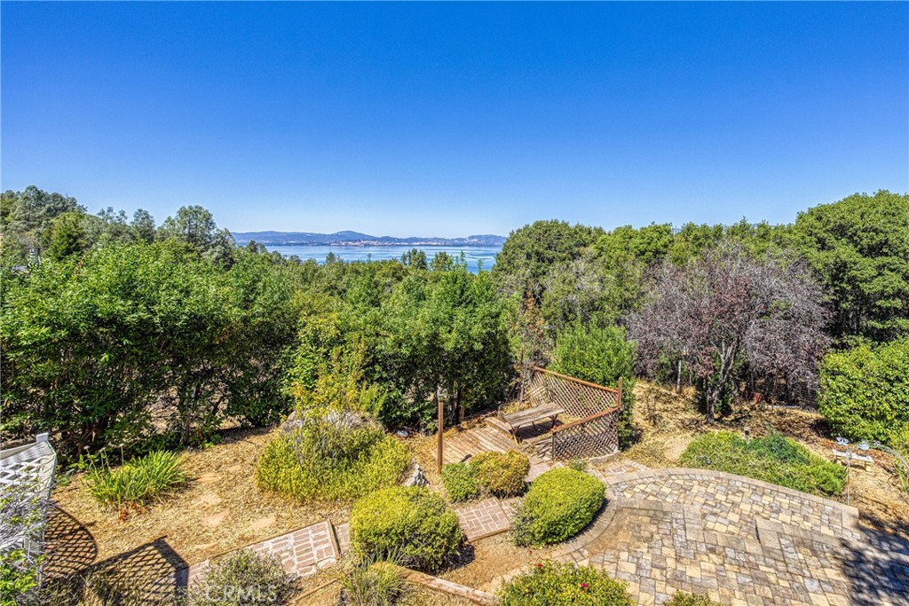https://media.crmls.org/medias/a6b84a38-3d2d-4fe7-8fe3-8a156c790b44.jpg?preset=X-Large