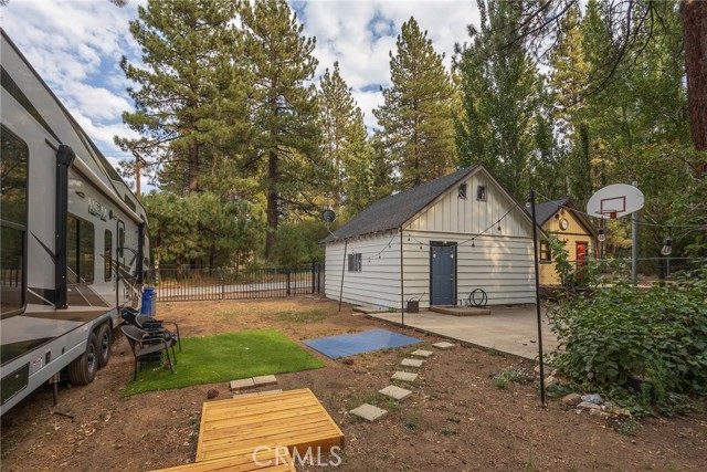 Detail Gallery Image 26 of 29 For 767 Pine Knot Bld, Big Bear Lake,  CA 92315 - 1 Beds | 1 Baths