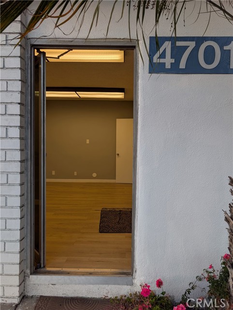 Detail Gallery Image 5 of 11 For 4701 W El Segundo, Hawthorne,  CA 90250 - – Beds | – Baths