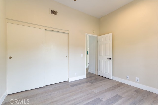 1033 S Dewcrest Drive, Anaheim CA: https://media.crmls.org/medias/a6b9c236-284f-4a1d-bf00-6f3400f3911c.jpg