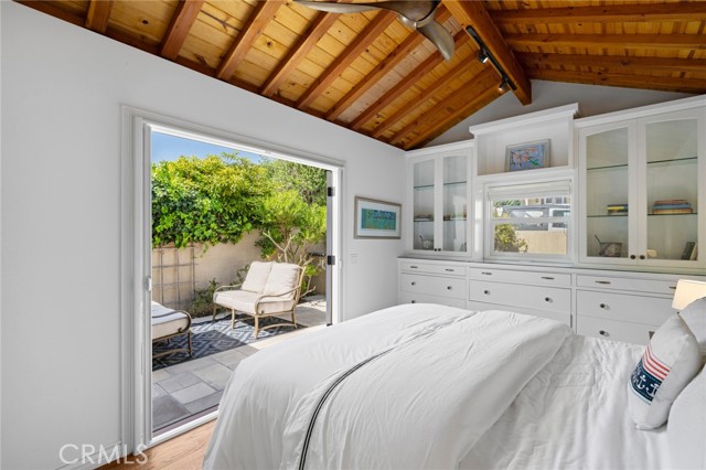 Detail Gallery Image 9 of 24 For 1029 Glenneyre, Laguna Beach,  CA 92651 - 2 Beds | 1 Baths