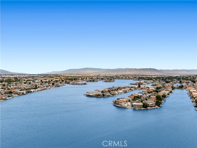 13985 Evergreen Lane, Victorville CA: https://media.crmls.org/medias/a6ba3e13-2a94-451d-9138-5a0fa5996fa7.jpg