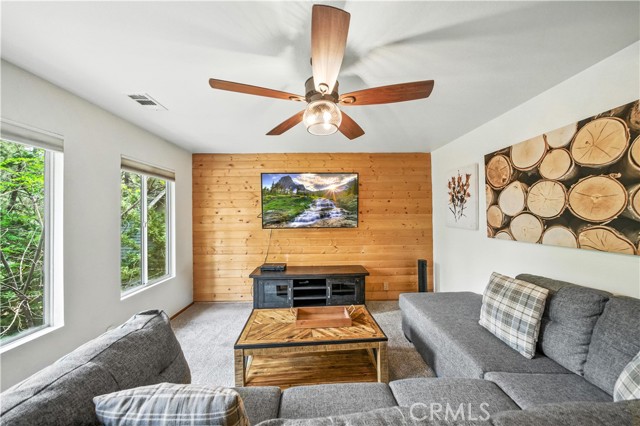 Detail Gallery Image 27 of 50 For 39122 Starview Ln, Big Bear Lake,  CA 92315 - 3 Beds | 2/1 Baths