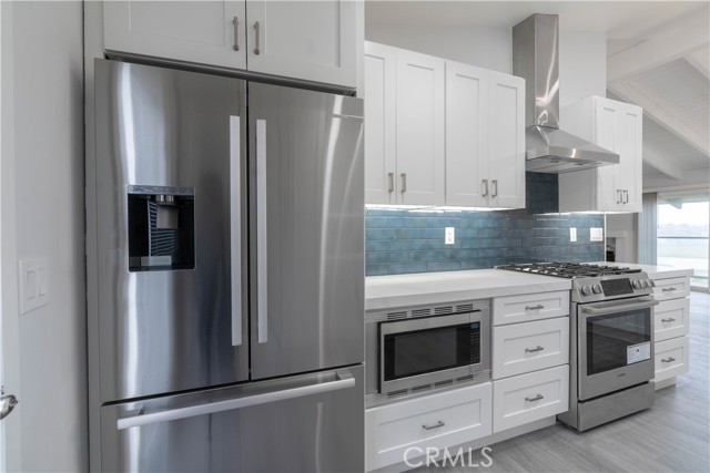 Detail Gallery Image 9 of 40 For 633 Vista Bonita, Newport Beach,  CA 92660 - 3 Beds | 2/1 Baths