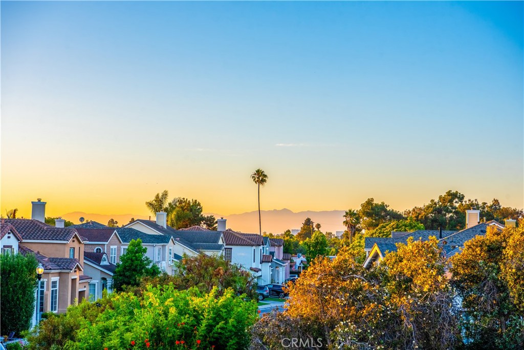 https://media.crmls.org/medias/a6baf3f8-6131-4ab6-8e75-bef0197dbfdd.jpg?preset=X-Large