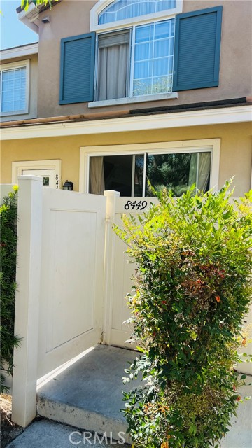 8449 E Arrowhead Way, Anaheim Hills CA: https://media.crmls.org/medias/a6bb73d8-811f-4915-ad29-f78b6ef83fa7.jpg