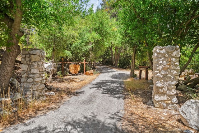 Detail Gallery Image 1 of 37 For 501 S Mountain Ave, Mt Baldy,  CA 91759 - 8 Beds | 4 Baths