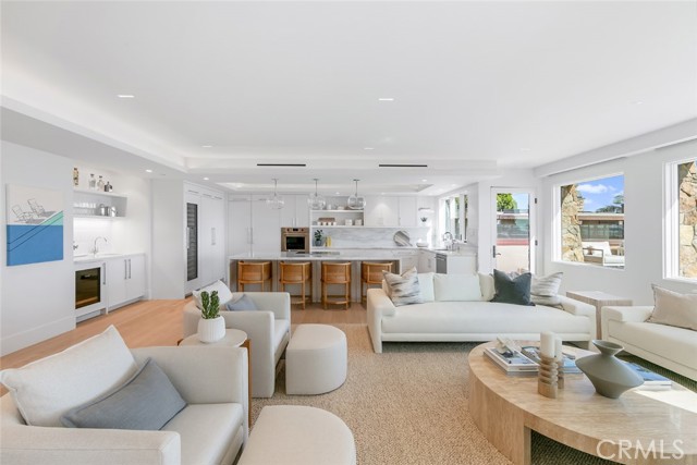 Detail Gallery Image 16 of 47 For 3130 Breakers, Corona Del Mar,  CA 92625 - 3 Beds | 2/1 Baths