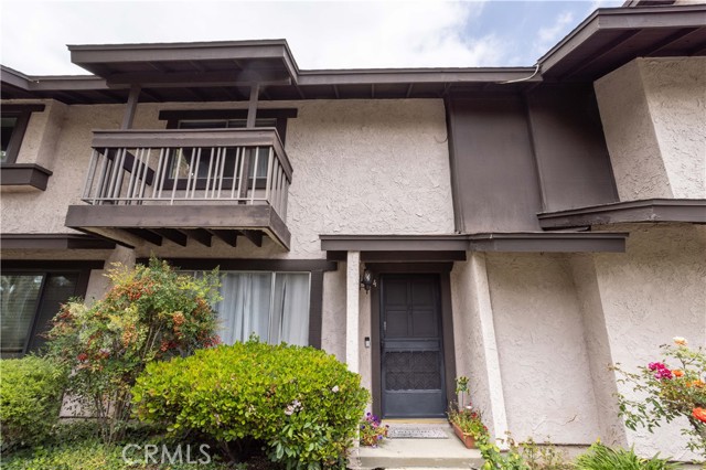 Detail Gallery Image 2 of 21 For 7560 Corbin Ave #4,  Reseda,  CA 91335 - 3 Beds | 2 Baths