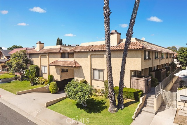 828 N Garfield Avenue, Alhambra CA: https://media.crmls.org/medias/a6bdc4d8-6d17-433f-b986-e9d99863aa76.jpg