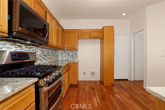 Detail Gallery Image 10 of 30 For 544 Hooper Ave, Simi Valley,  CA 93065 - 3 Beds | 2/1 Baths