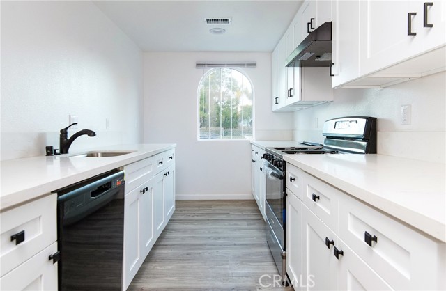 Detail Gallery Image 29 of 43 For 5502 E Los Angeles Ave #4,  Simi Valley,  CA 93063 - 3 Beds | 2/1 Baths